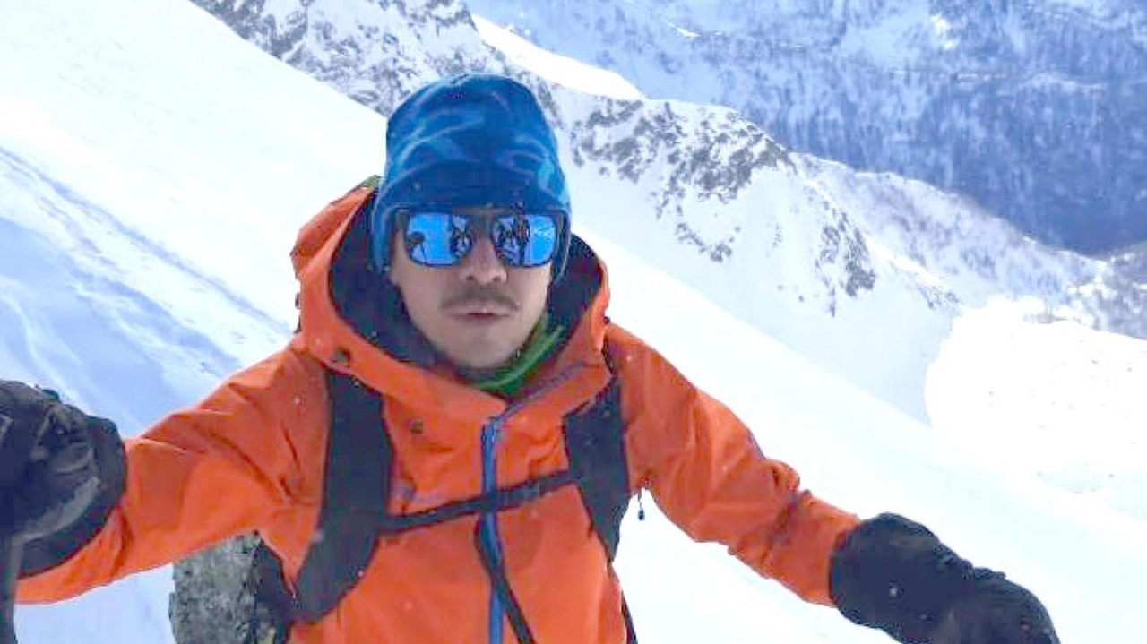 L'alpinista si è sacrificato per cercare salvare collega russa L'alpinista si è sacrificato per cercare salvare collega russa
