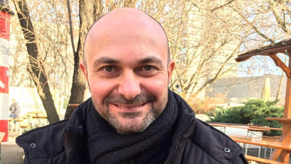 Gianni Valdati abitava a Sesto Ulteriano e lavorava in farmacia alla stazione Centrale di Milano Gianni Valdati abitava a Sesto Ulteriano e lavorava in farmacia alla stazione Centrale di Milano