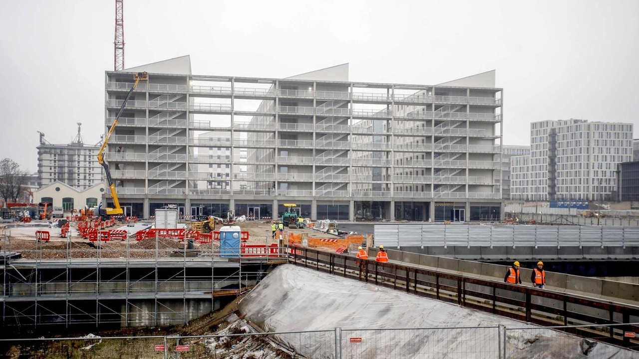 Completate le palazzine del Villaggio Olimpico di Milano, che diventerà il più grande studentato d'Italia con 1.700 posti letto. Completate le palazzine del Villaggio Olimpico di Milano, che diventerà il più grande studentato d'Italia con 1.700 posti letto.
