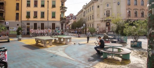 Milano, la piazza Spoleto “tattica” trasformata in campo di battaglia. I residenti esasperati: “Notti insonni e vandalismi, ostaggio degli incivili” Milano, la piazza Spoleto “tattica” trasformata in campo di battaglia. I residenti esasperati: “Notti insonni e vandalismi, ostaggio degli incivili”