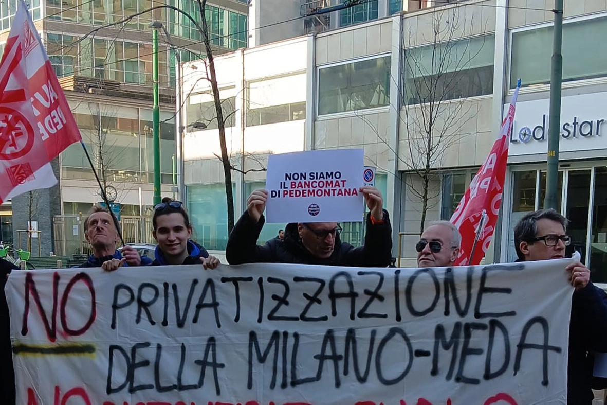 "Non siamo il bancomat di Pedemontana", è stato uno degli slogan scelti dai manifestanti