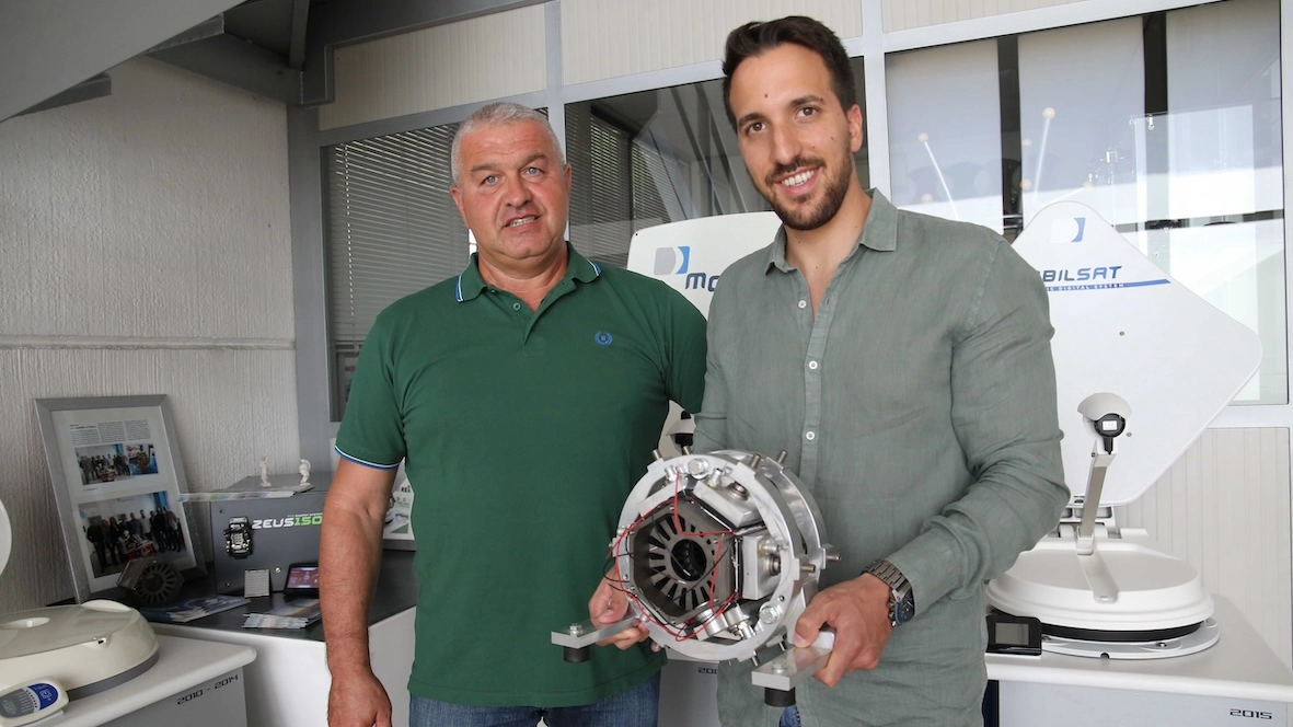 Il prototipo sarà presentato alle aziende. A sinistra Luca Barin, titolare di Mt4 Il prototipo sarà presentato alle aziende. A sinistra Luca Barin, titolare di Mt4