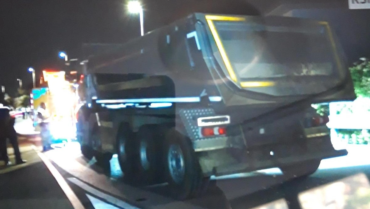 Tragedia in Canton Ticino: autista valtellinese investe e uccide donna mentre dirigeva traffico. Disagi e paura anche a Tresenda con bambino ferito Tragedia in Canton Ticino: autista valtellinese investe e uccide donna mentre dirigeva traffico. Disagi e paura anche a Tresenda con bambino ferito