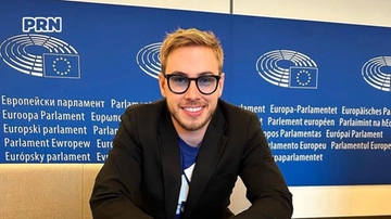 Annullata la lezione con l’attore porno, Max Felicitas: “Ma quale pubblicità? Parlo di prevenzione e bullismo”