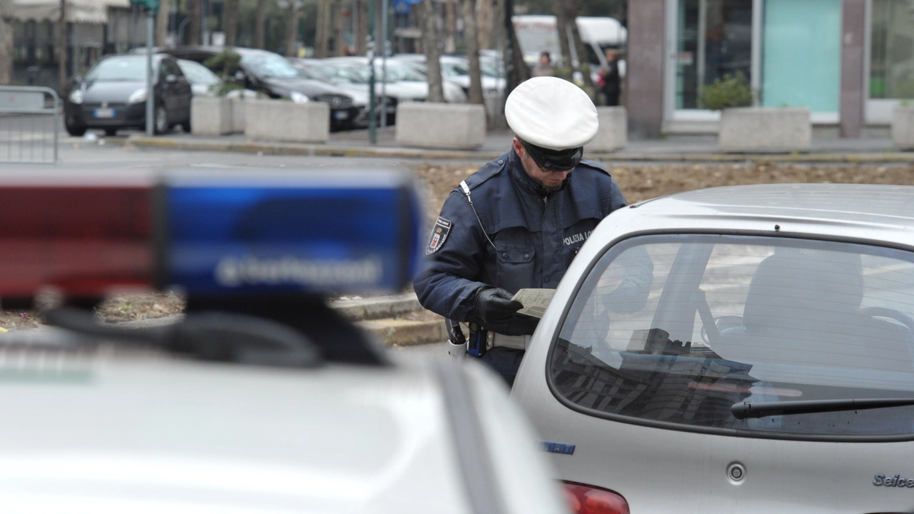 Polizia locale di Bollate al lavoro (foto di repertorio) Polizia locale di Bollate al lavoro (foto di repertorio)