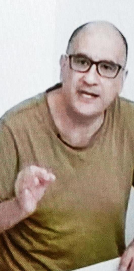 Saluta Cospito con due baci, legale segnalato Saluta Cospito con due baci, legale segnalato