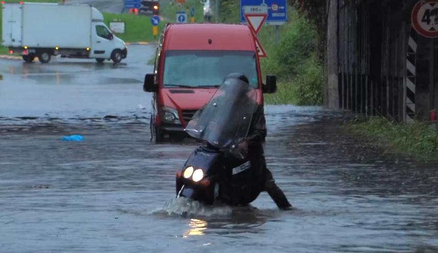 maltempo in lombardia temporali frane e disagi la diretta