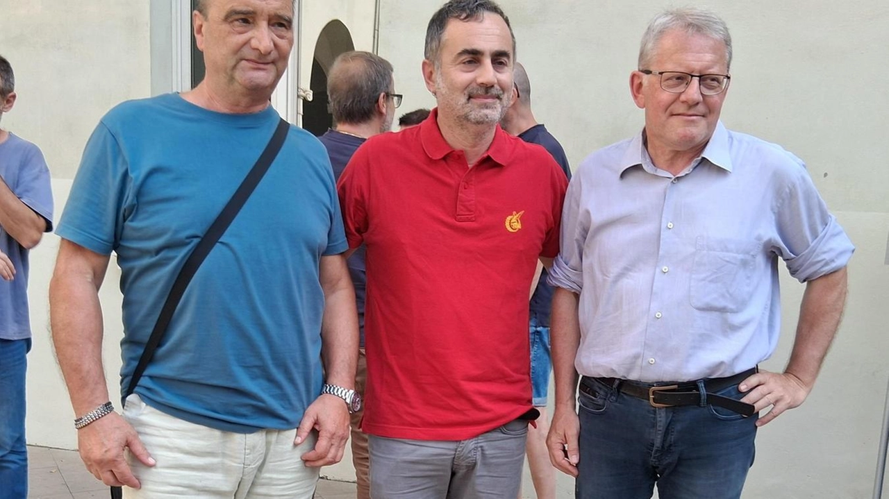 Tute blu ancora in piazza. Contratto congelato: "Riaprite la trattativa"