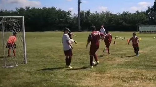 L’impianto sportivo è un punto di riferimento per centinaia di giovani e giovanissimi «I danni si riparano – sottolinea una nota della società –, noi andiamo avanti anche se è desolante» L’impianto sportivo è un punto di riferimento per centinaia di giovani e giovanissimi «I danni si riparano – sottolinea una nota della società –, noi andiamo avanti anche se è desolante»