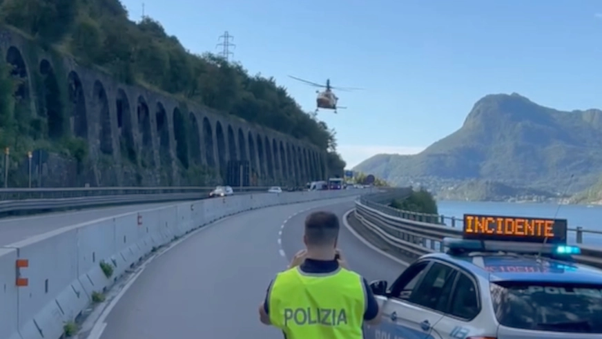 Rescatistas en la carretera estatal 36