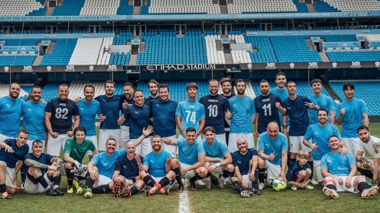 Viaggi sugli autobus delle squadre, partite fai-da-te, visite nei pub degli ultras. Un pacchetto di esperienze impossibili da organizzare, sold out le prime. Viaggi sugli autobus delle squadre, partite fai-da-te, visite nei pub degli ultras. Un pacchetto di esperienze impossibili da organizzare, sold out le prime.