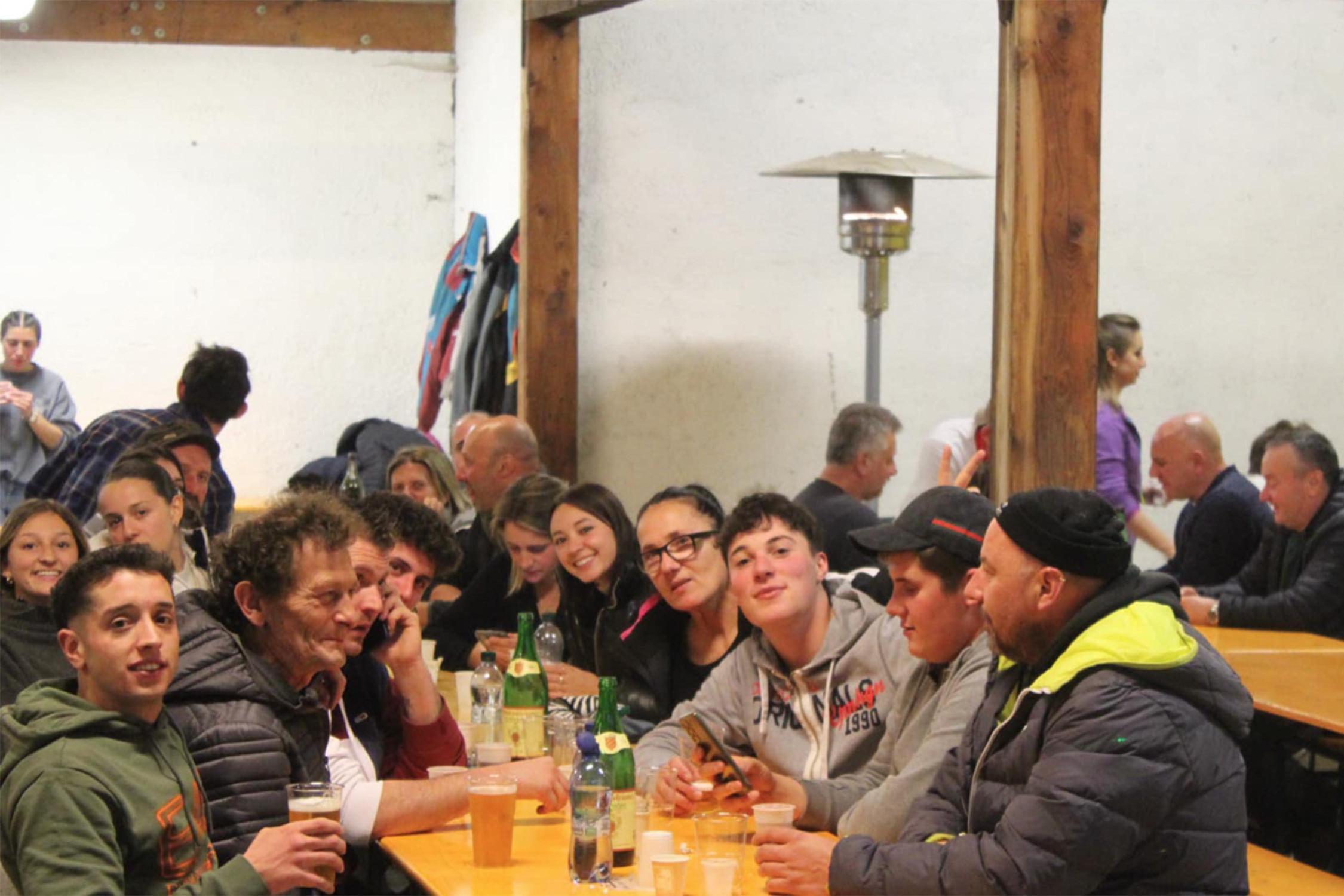 Festa dello Spazzacamino. La tradizione a Le Prese con sciatt, giochi e musica Festa dello Spazzacamino. La tradizione a Le Prese con sciatt, giochi e musica
