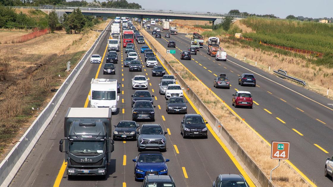 Esodo estivo, giorni da bollino rosso: quali sono i peggiori nodi del traffico in Lombardia Esodo estivo, giorni da bollino rosso: quali sono i peggiori nodi del traffico in Lombardia
