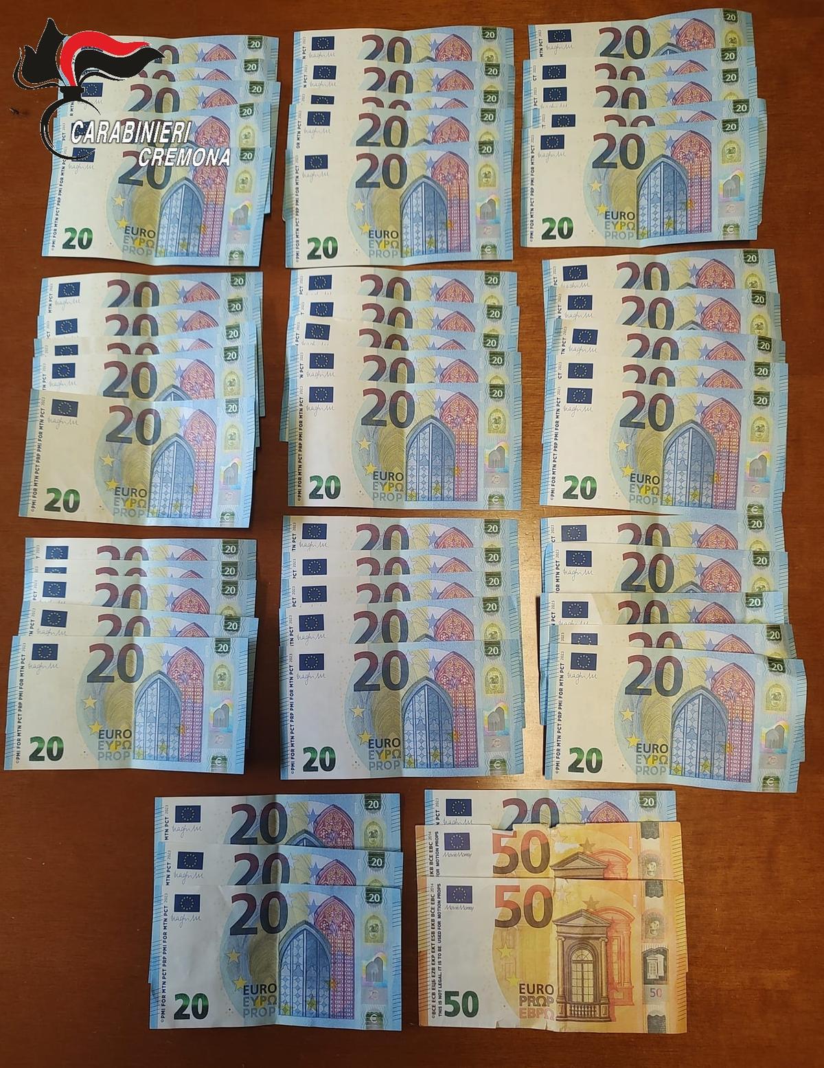 Casaletto Vaprio, fermati due ragazzi con più di mille euro in banconote false Casaletto Vaprio, fermati due ragazzi con più di mille euro in banconote false