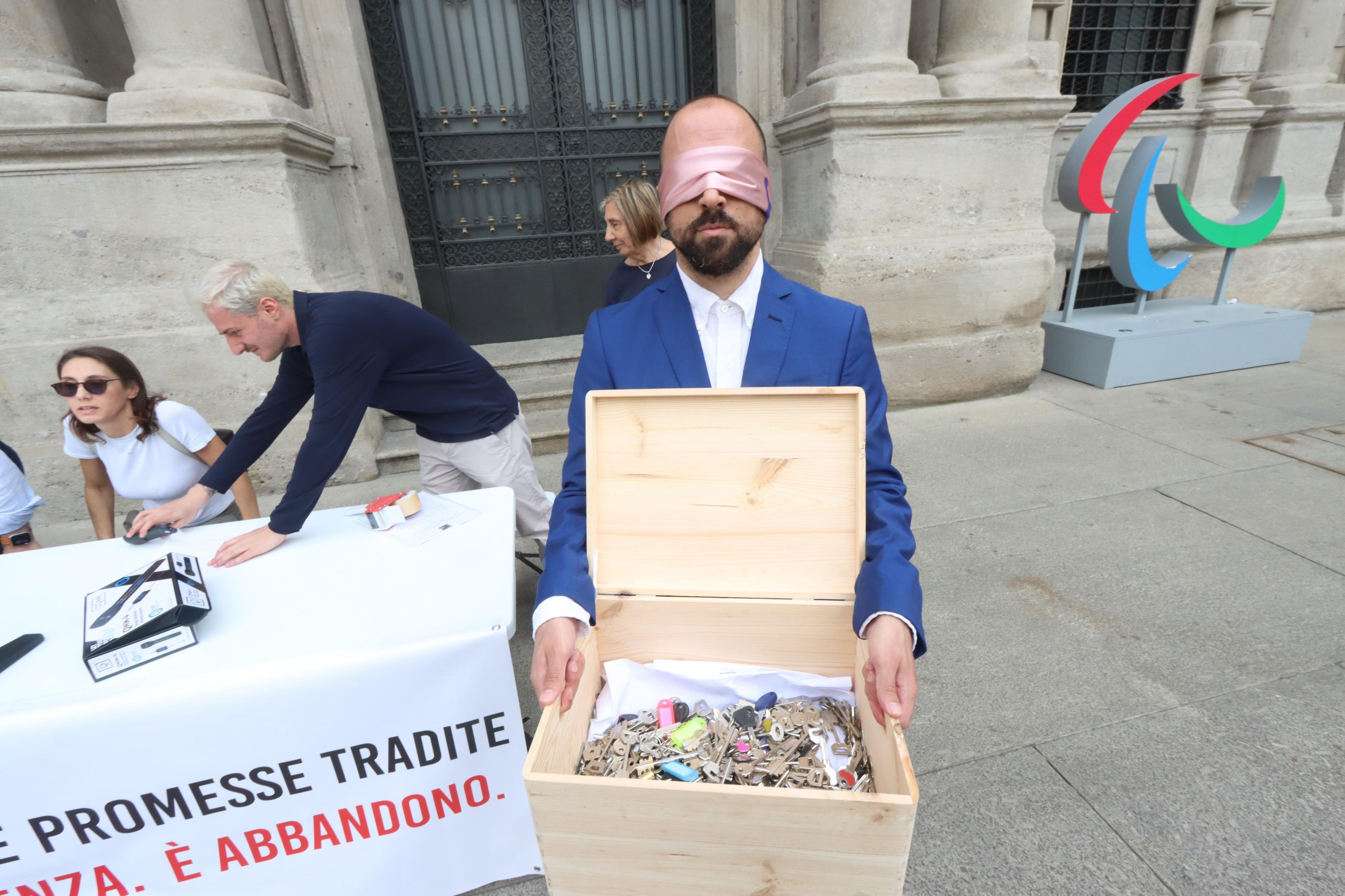 Cantieri bloccati dalle inchieste: scatta lo sciopero della fame delle Famiglie sospese