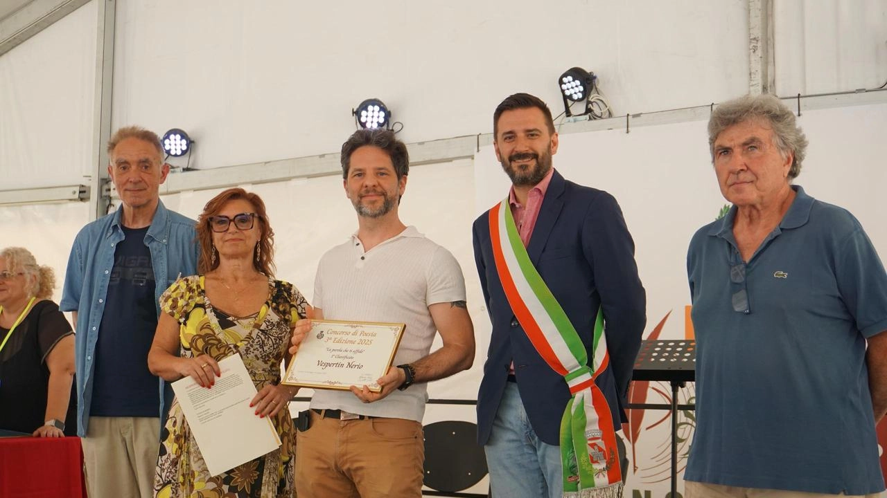 È il poeta bolognese Nerio Vespertin ad aggiudicarsi il terzo concorso di poesia “Le parole che ti affido“ lanciato da... È il poeta bolognese Nerio Vespertin ad aggiudicarsi il terzo concorso di poesia “Le parole che ti affido“ lanciato da...