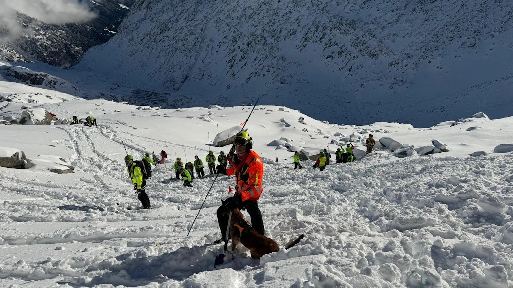 Sicuri in montagna con Il Soccorso Alpino e con il Cai (Foto archivio) Sicuri in montagna con Il Soccorso Alpino e con il Cai (Foto archivio)