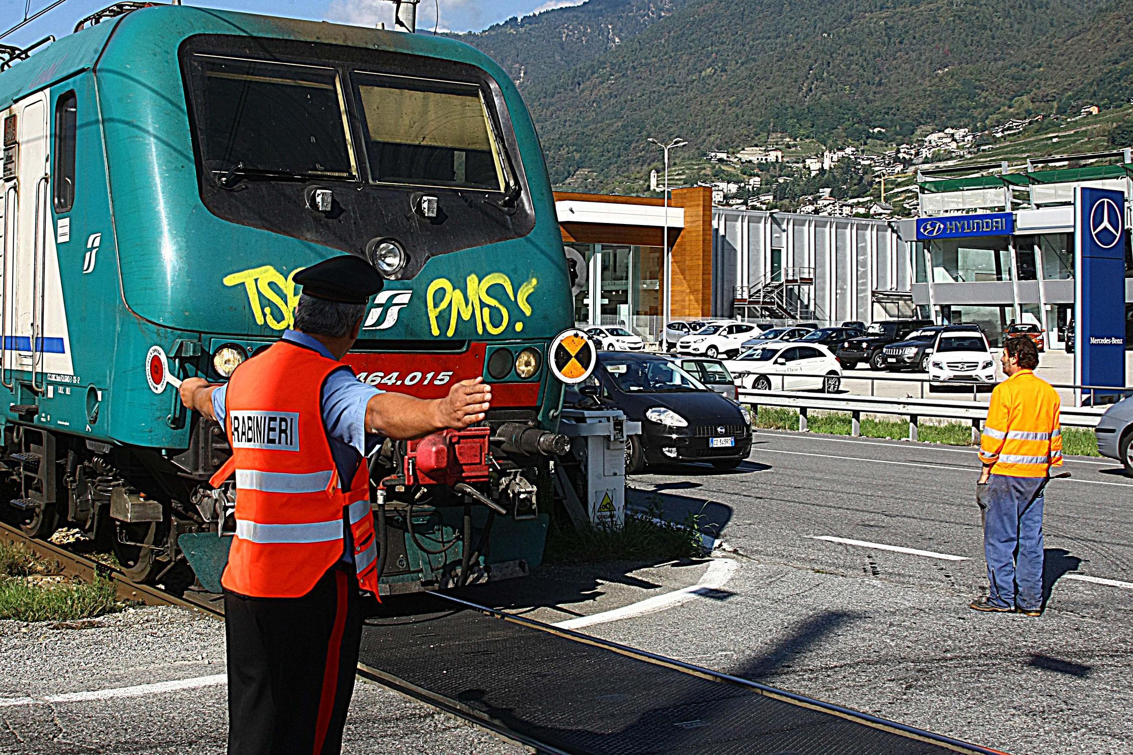 Guasti sulla linea, treni in ritardo e corse cancellate Guasti sulla linea, treni in ritardo e corse cancellate