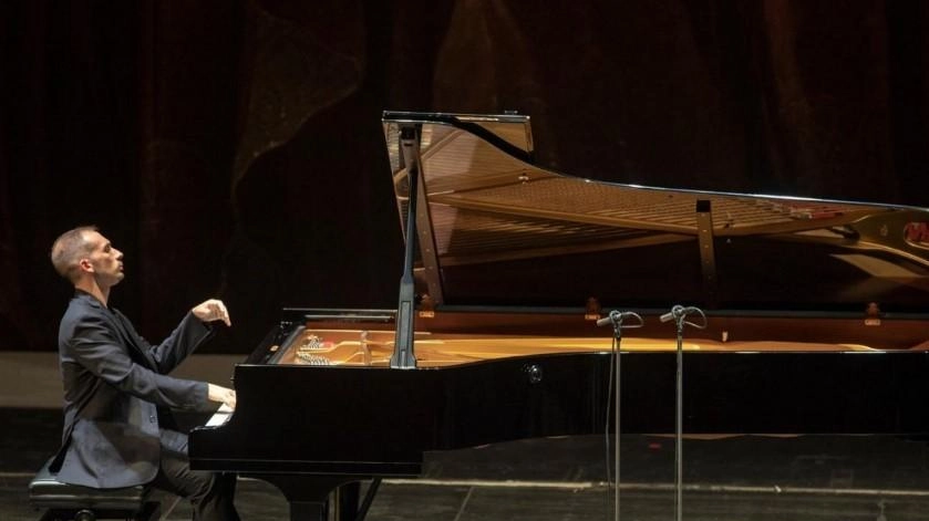 Un programma dedicato ad alcuni tra i più belli brani scritti per pianoforte. Sarà un viaggio musicale tra le pagine... Un programma dedicato ad alcuni tra i più belli brani scritti per pianoforte. Sarà un viaggio musicale tra le pagine...