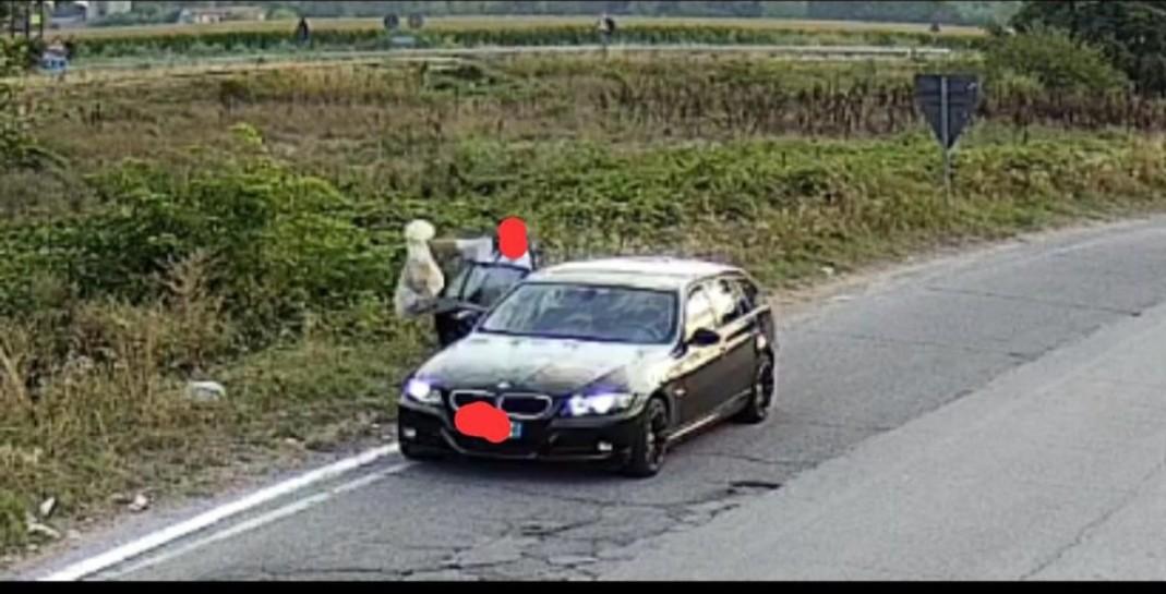Rifiuti abbandonati in strada: smascherati tre ecofurbetti in poche ore. Beccati grazie a una ricetta medica e documenti commerciali Rifiuti abbandonati in strada: smascherati tre ecofurbetti in poche ore. Beccati grazie a una ricetta medica e documenti commerciali