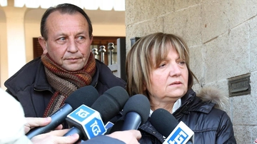 Caso Garlasco, famiglia Poggi nel mirino delle indagini: sequestrata spazzatura di casa per analisi sul Dna