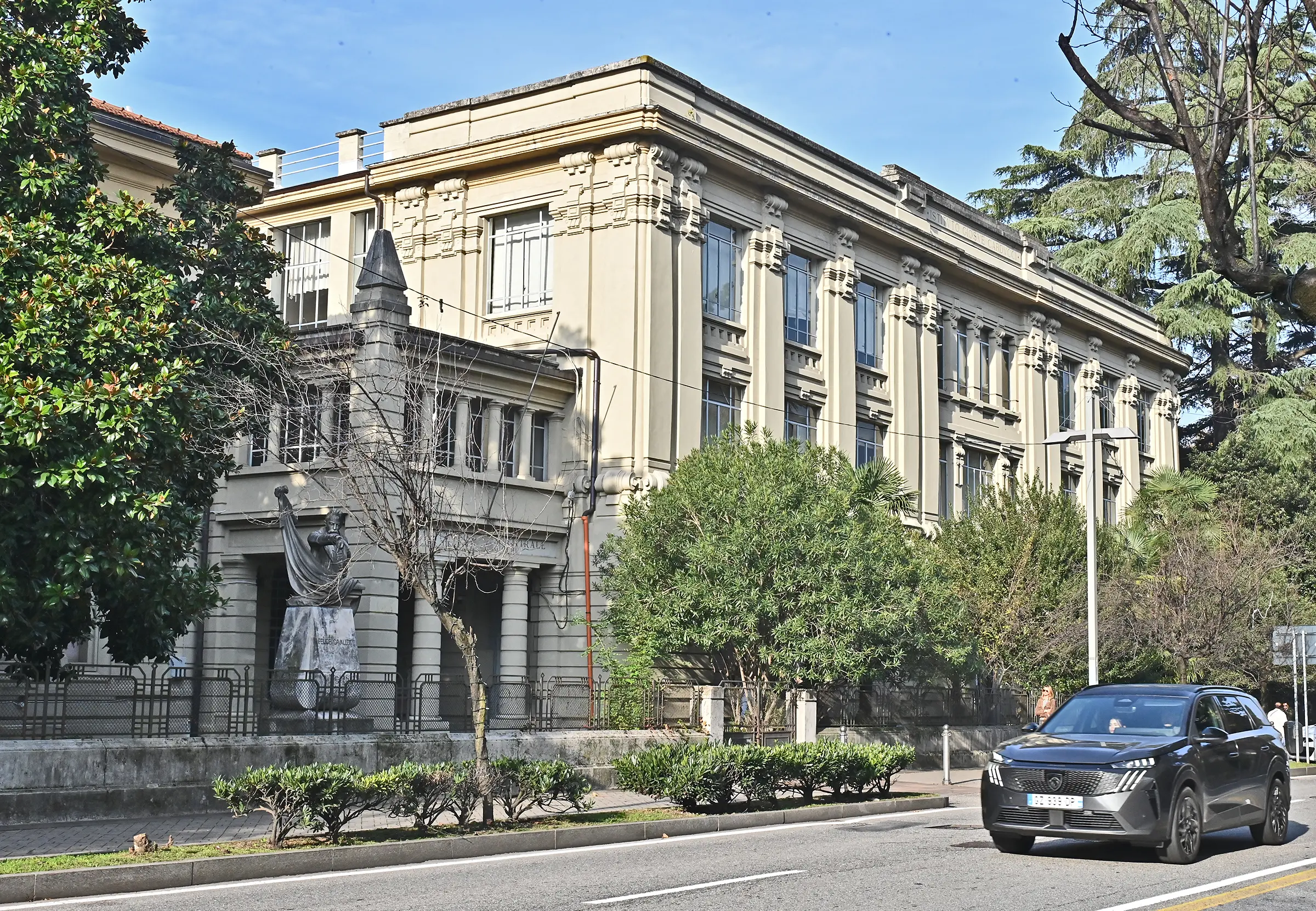 Como, provvedimento d’urgenza del Tribunale: stop allo sgombero di Palazzo Carducci