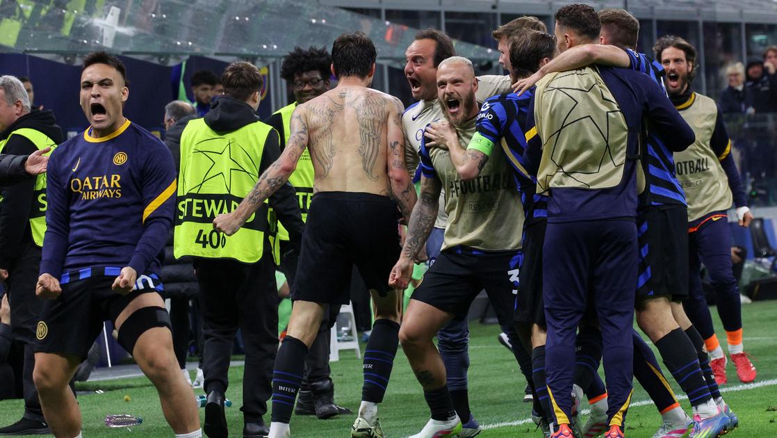 Tifoso nerazzurro ha un infarto dopo Inter Barcellona: salvato dall’amico all’uscita dello stadio Tifoso nerazzurro ha un infarto dopo Inter Barcellona: salvato dall’amico all’uscita dello stadio