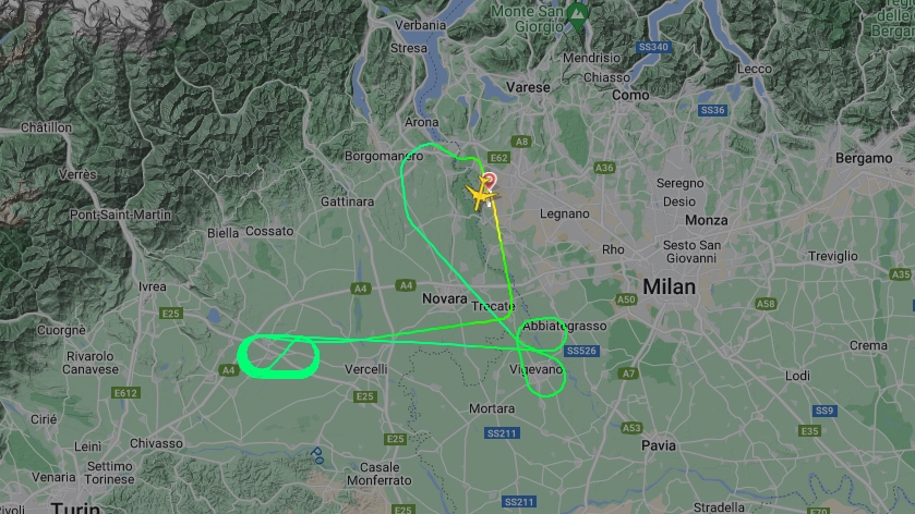 I movimenti del volo Latam diretto a San Paolo, in Brasile, che ha dovuto fare un atterraggio di emergenza