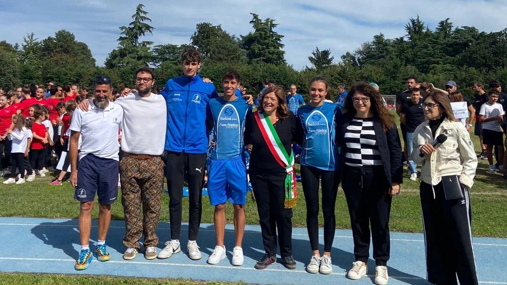 L'amministrazione di Paderno Dugnano celebra i successi degli atleti locali durante l'evento "Let's sport", con protagonisti come Matteo Sioli e Giorgia Franzolini. La festa ha visto esibizioni di talenti musicali e atletici, sottolineando la forza della gioventù locale. L'amministrazione di Paderno Dugnano celebra i successi degli atleti locali durante l'evento "Let's sport", con protagonisti come Matteo Sioli e Giorgia Franzolini. La festa ha visto esibizioni di talenti musicali e atletici, sottolineando la forza della gioventù locale.