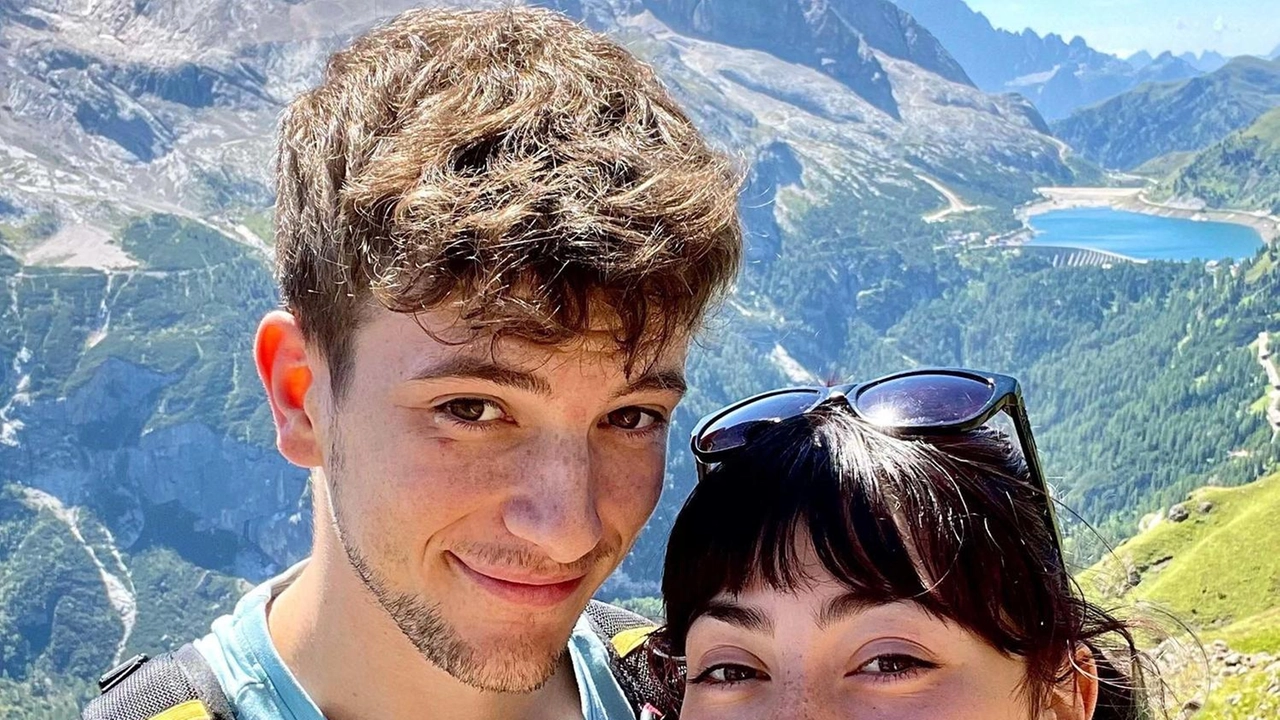 Il campione del mondo di Speed Matteo Zurloni racconta la sua esperienza alle Olimpiadi di Parigi, tra successi e delusioni. Il supporto della città e l'amore per Camilla lo aiutano a guardare al futuro con fiducia. Prossimi impegni in Svizzera e a Seul. Il campione del mondo di Speed Matteo Zurloni racconta la sua esperienza alle Olimpiadi di Parigi, tra successi e delusioni. Il supporto della città e l'amore per Camilla lo aiutano a guardare al futuro con fiducia. Prossimi impegni in Svizzera e a Seul.