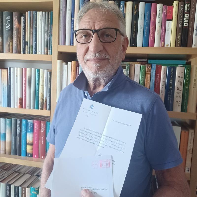 Il poeta scrive ai grandi della terra: "Da Papa Leone già due risposte" Il poeta scrive ai grandi della terra: "Da Papa Leone già due risposte"