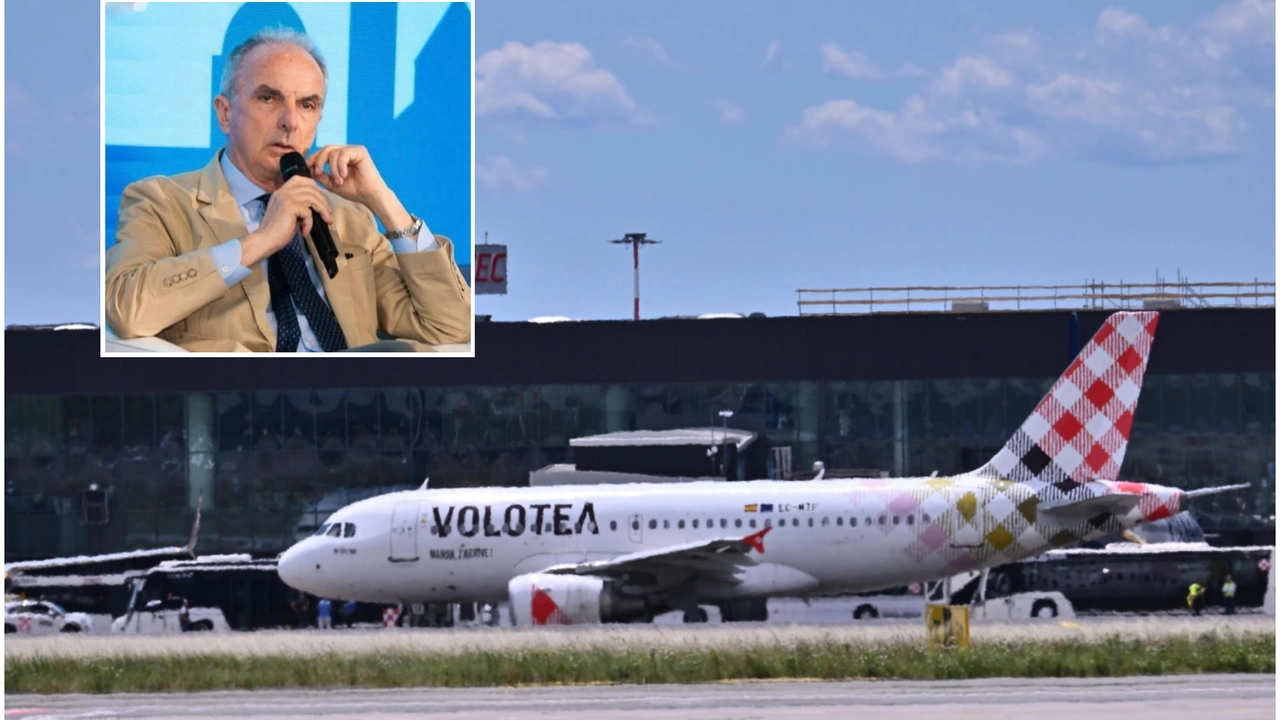 L'aereo Volotea in pista a Orio al Serio. Nel riquadro Pierluigi Di Palma, presidente Enac L'aereo Volotea in pista a Orio al Serio. Nel riquadro Pierluigi Di Palma, presidente Enac