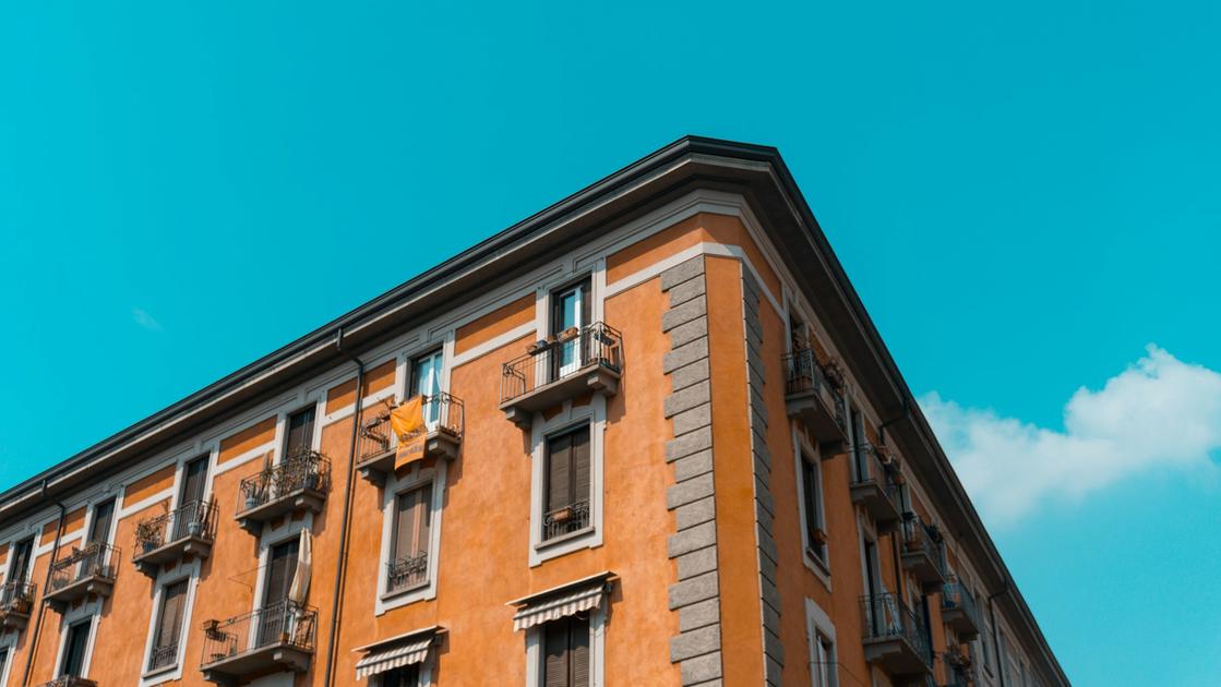 dato spiega da Ilgiorno.it un dato spiega il disastro degli affitti a milano il budget è 1 440 euro il canone medio è 1 700