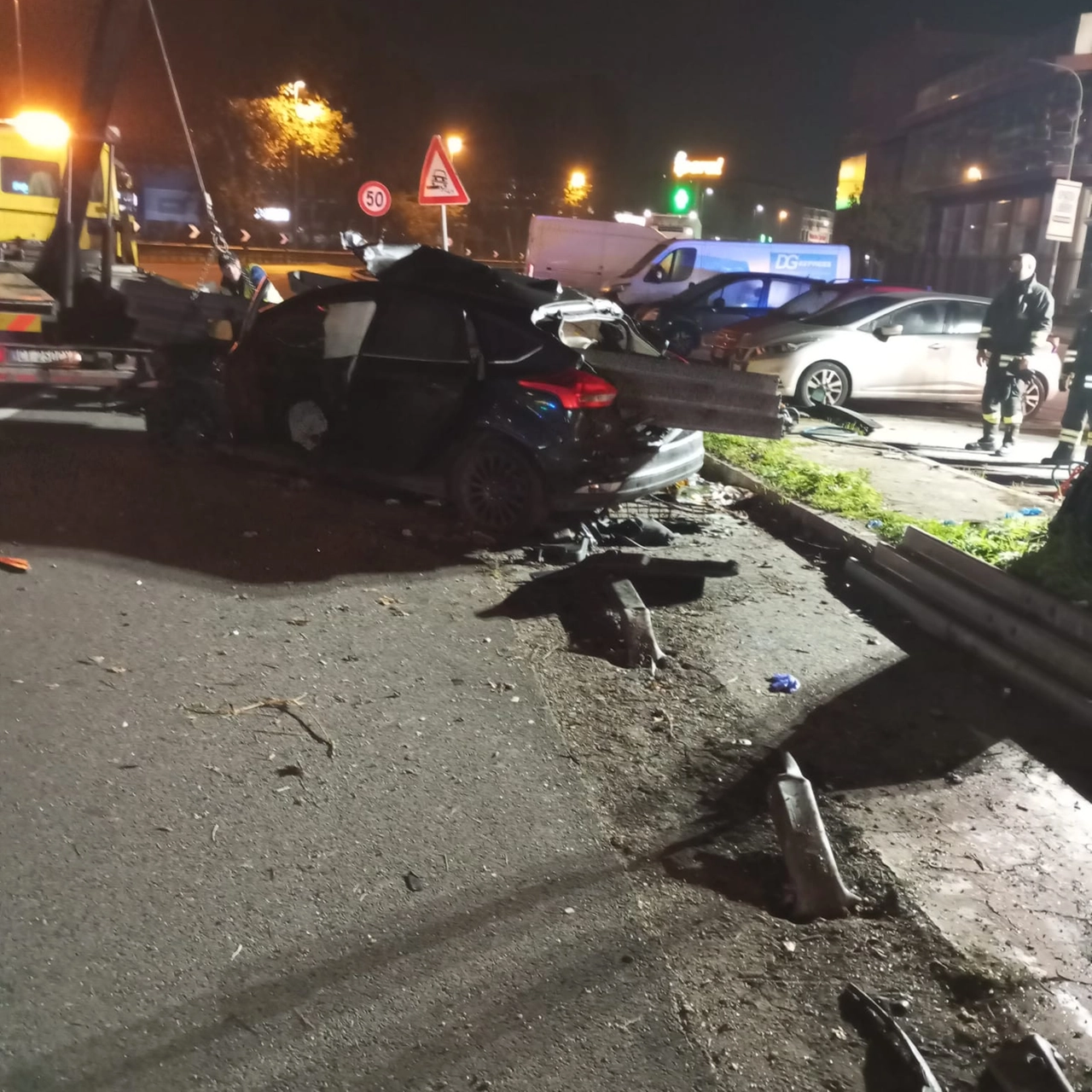 La Ford Focus distrutta dopo l'incidente