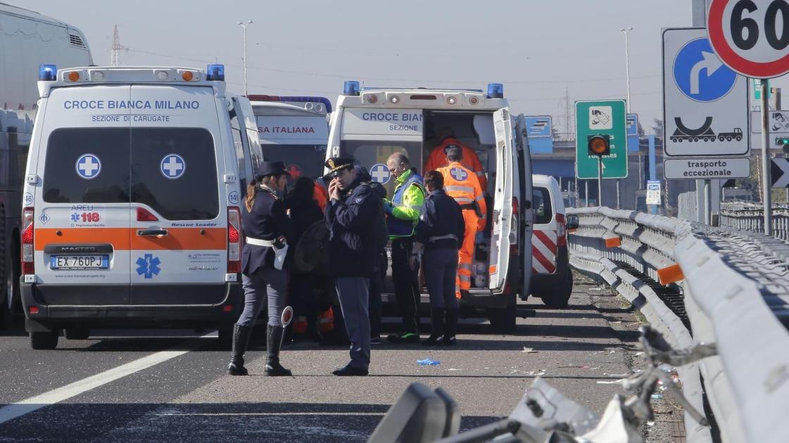 tragedia nel cremonese morta un anziana di 81 anni grave il marito è l ennesimo incidente in quel punto