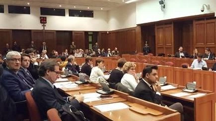 Scuole, strade, ambiente: l’ex provincia mette a disposizione dei Comuni l’avanzo di amministrazione . Scuole, strade, ambiente: l’ex provincia mette a disposizione dei Comuni l’avanzo di amministrazione .