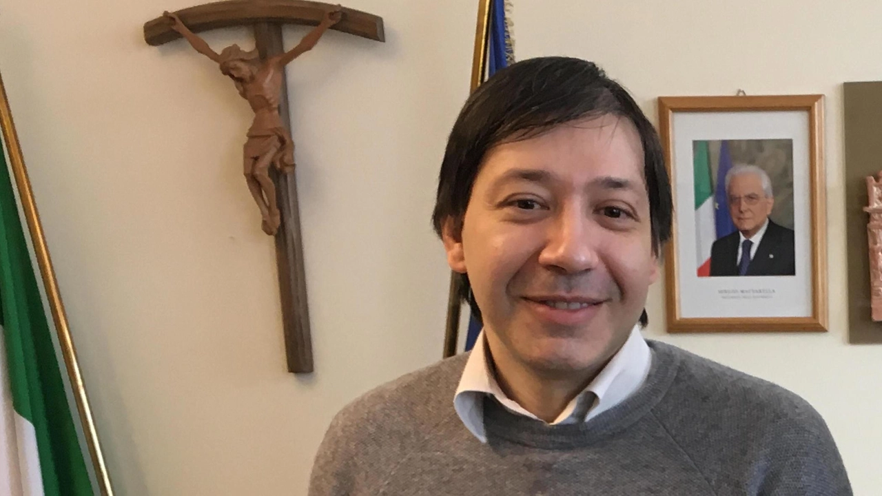 Fabio Molinari, ex provveditore agli studi della provincia di Sondrio Fabio Molinari, ex provveditore agli studi della provincia di Sondrio