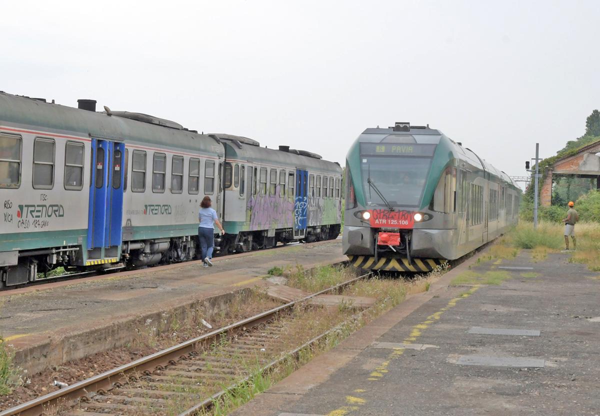 Linea Milano Genova: di nuovo in treno da Voghera a Pavia, ma i lavori proseguono Linea Milano Genova: di nuovo in treno da Voghera a Pavia, ma i lavori proseguono
