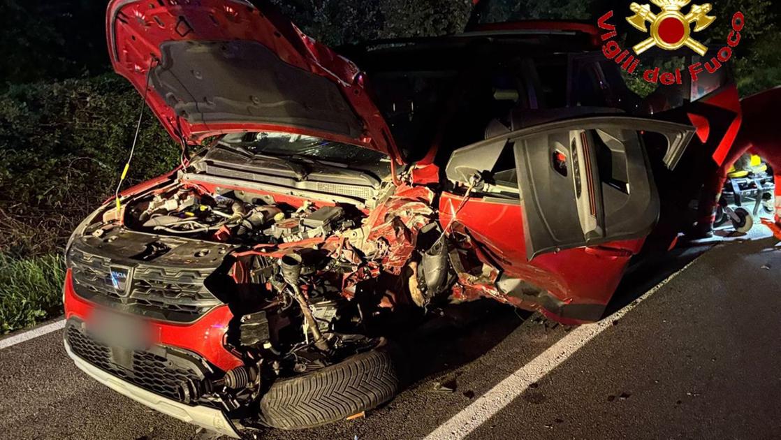 incidente a cazzago brabbia schianto tra auto ferite due donne