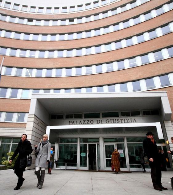 abusi sull8217alunna il prof si difende io innocente