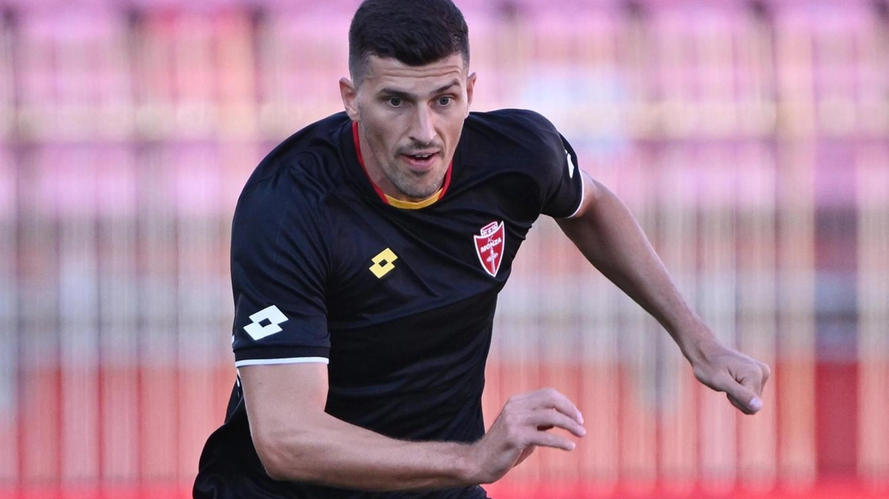 Già due gol e un assist nelle amichevoli per la punta, spicca anche Obiang. La dirigenza monitora Giannetti, Delli Carri e Correia. Ma prima le uscite . Già due gol e un assist nelle amichevoli per la punta, spicca anche Obiang. La dirigenza monitora Giannetti, Delli Carri e Correia. Ma prima le uscite .
