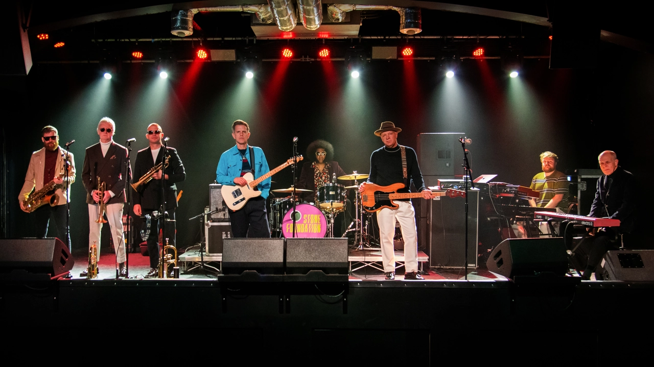 Gli Stone Foundation sul palco: fra le loro collaborazioni di eccellenza quella con Paul Weller di Jam e Style Council (Lee Cogswell)