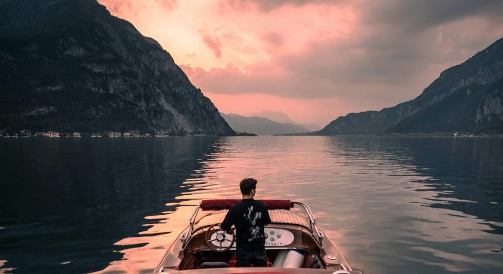 martin garrix sul lago di como al tramonto scene irreali in italia vi amo