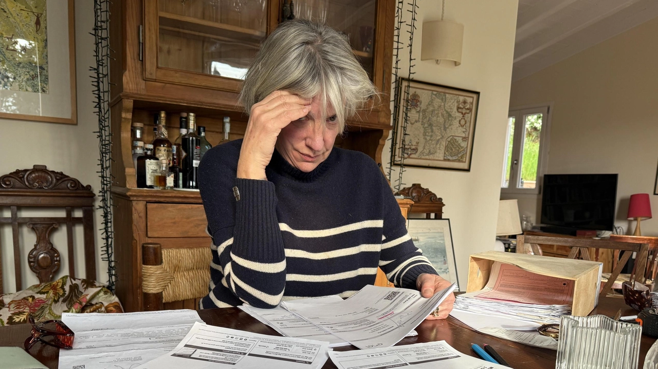 Quanto pesano le bollette di gas e luce sulle nostre tasche: in Lombardia ogni famiglia spende in media 2.400 euro all’anno