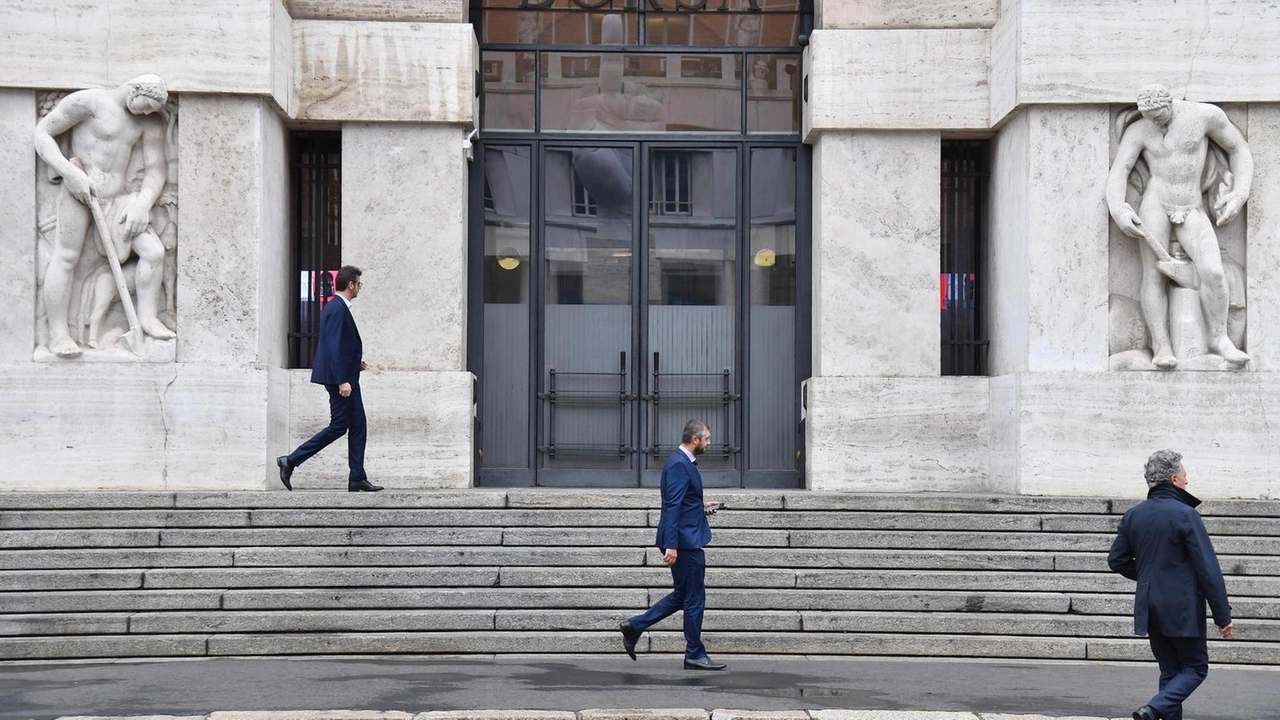 Vendite su banche ed energia. Petrolio -2% sui timori per l'Opec Vendite su banche ed energia. Petrolio -2% sui timori per l'Opec