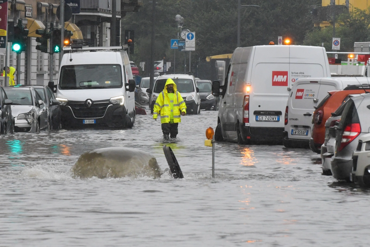 Il Lambro esondato a Milano