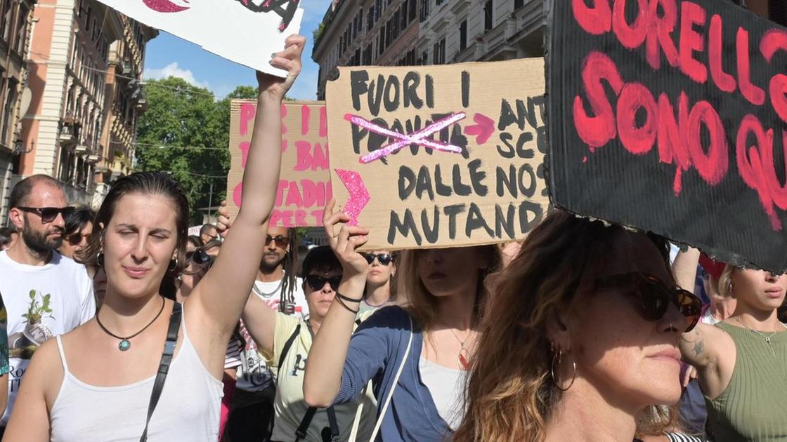Aborto, sorpasso in Lombardia: per la prima volta i ginecologi obiettori sono in minoranza Aborto, sorpasso in Lombardia: per la prima volta i ginecologi obiettori sono in minoranza