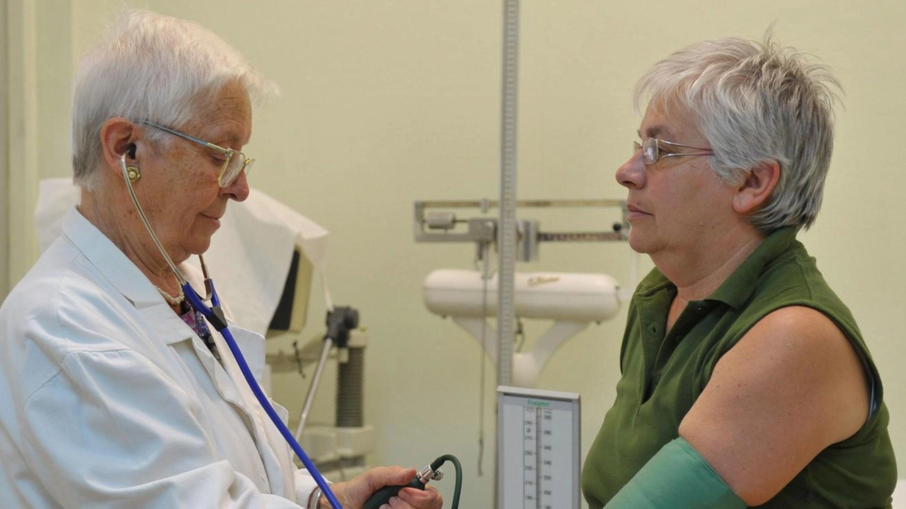 Dopo 34 anni Villapia perde il suo medico e lo saluta con gratitudine e rammarico. È arrivato il momento della... Dopo 34 anni Villapia perde il suo medico e lo saluta con gratitudine e rammarico. È arrivato il momento della...