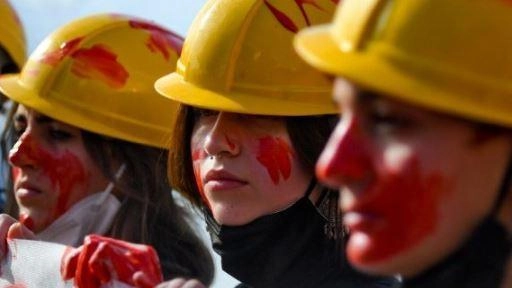 Una manifestazione dei sindacati per chiedere sicurezza sul lavoro Una manifestazione dei sindacati per chiedere sicurezza sul lavoro