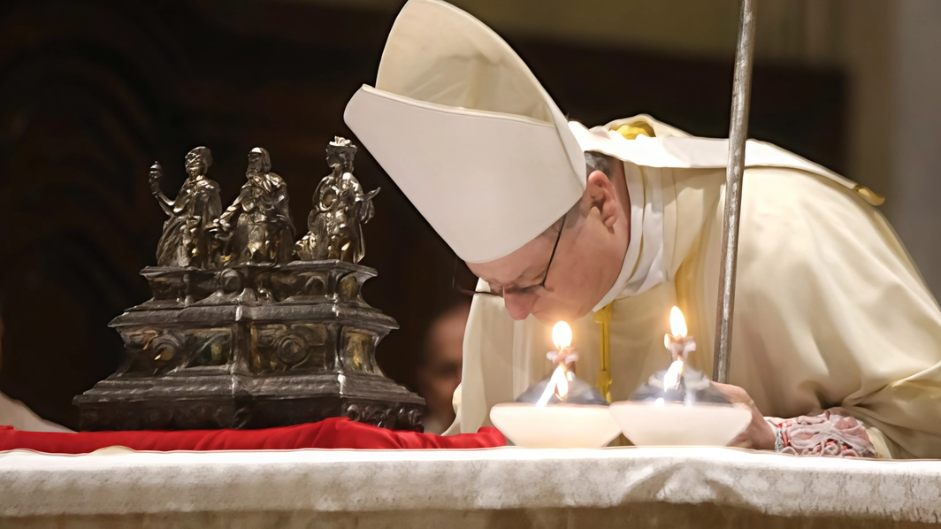 Lungo le strade del paese lunedì andrà in scena una cerimonia che si ripete da quattrocento anni. Figuranti in costume faranno una camminata per venerare le falangi arrivate da Gerusalemme. Lungo le strade del paese lunedì andrà in scena una cerimonia che si ripete da quattrocento anni. Figuranti in costume faranno una camminata per venerare le falangi arrivate da Gerusalemme.
